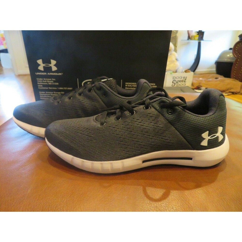 NWT Womens Black Under Armour Micro Pursuit Tennis Shoes, 6
